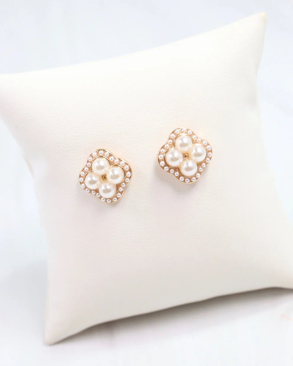 Clover and Pearl Stud Earring