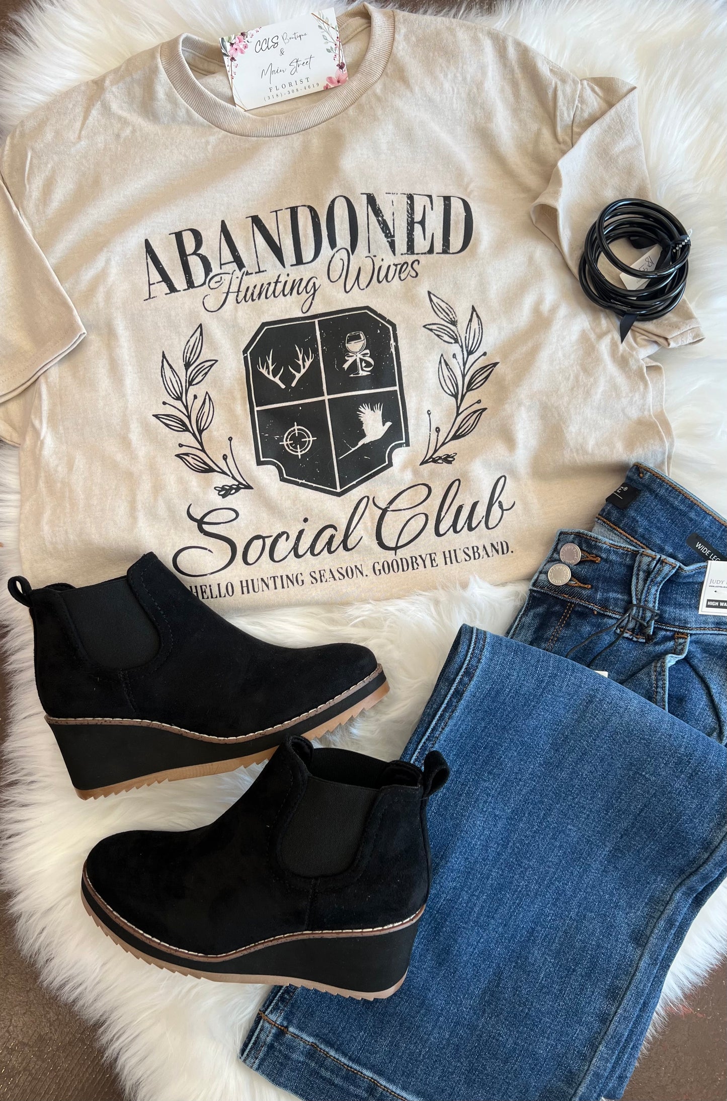 Hunting Wives Tee