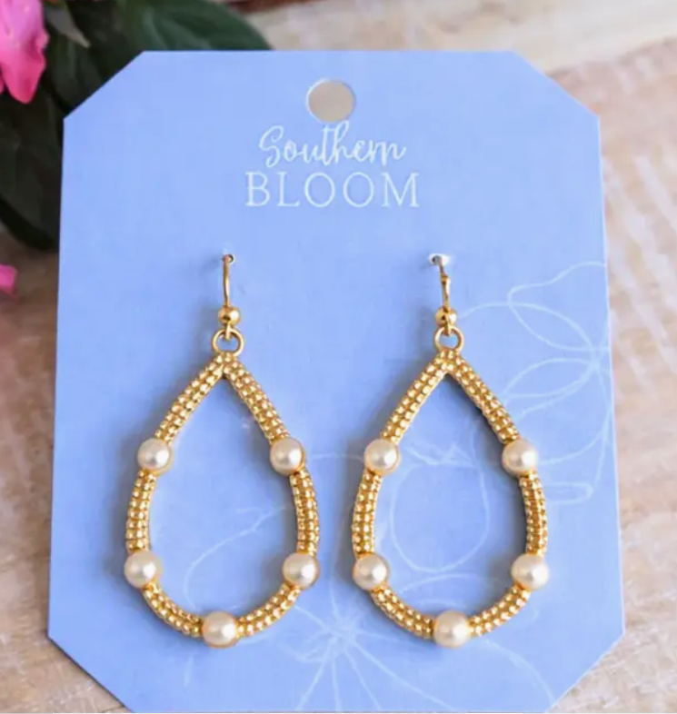 Southern Charm Pearl Earring