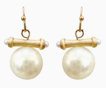 Magnolia Manor Pearl Earrings
